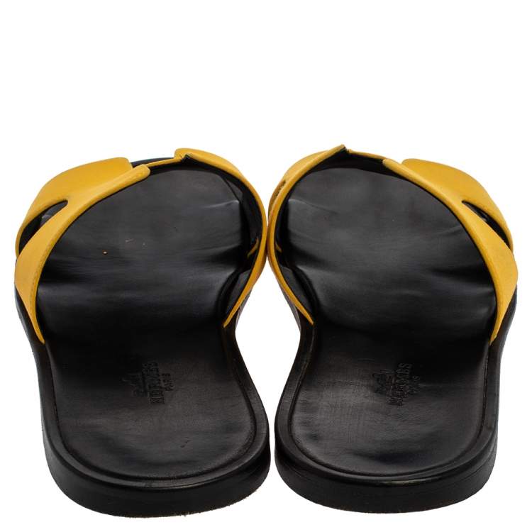 مملوكة مسبقًا Hermes Yellow Fabric Izmir Sandals Size 43