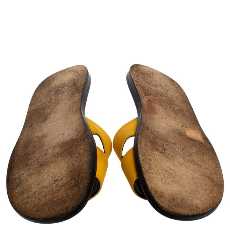 مملوكة مسبقًا Hermes Yellow Fabric Izmir Sandals Size 43