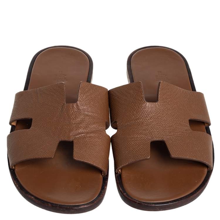 مملوكة مسبقًا Hermes Brown Leather Izmir Flat Slides Size 42.5