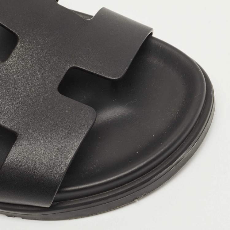 مملوكة مسبقًا Hermes Black Leather Chypre Sandals Size 38