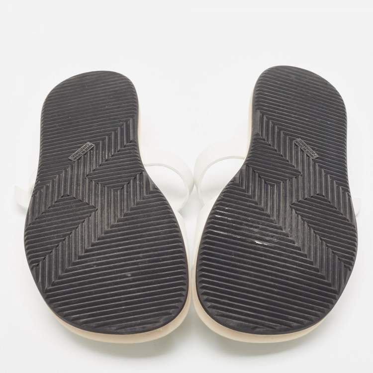 Pre Owned Hermes White Leather Buckle Detail Flat Slide Sandals Size 42.5