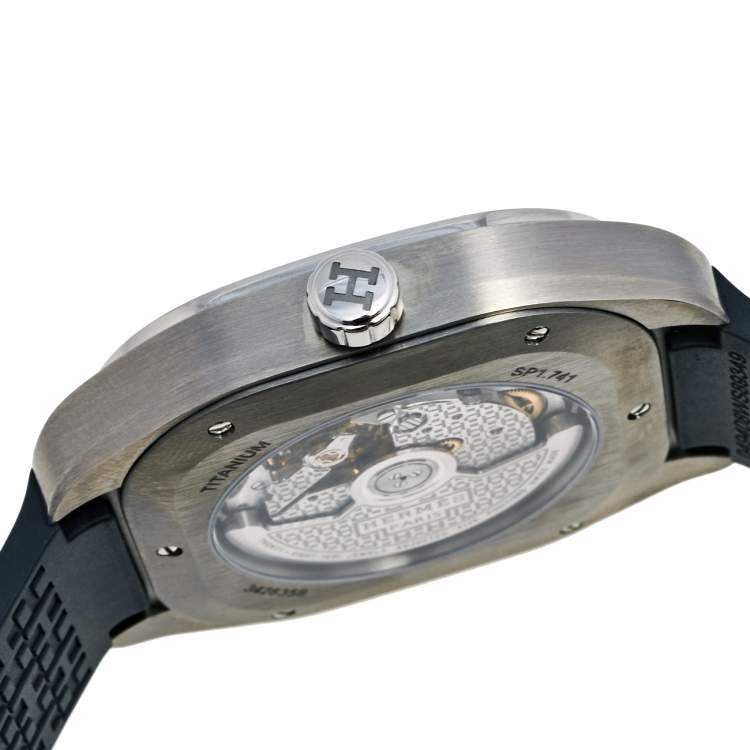 Pre Owned Hermes Grey Titanium Rubber H08 SP1.471 Men's Wristwatch 39 mm