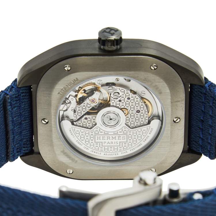 Pre Owned Hermes Black Titanium Fabric H08 W049432WW00 Men's Wristwatch 39 mm