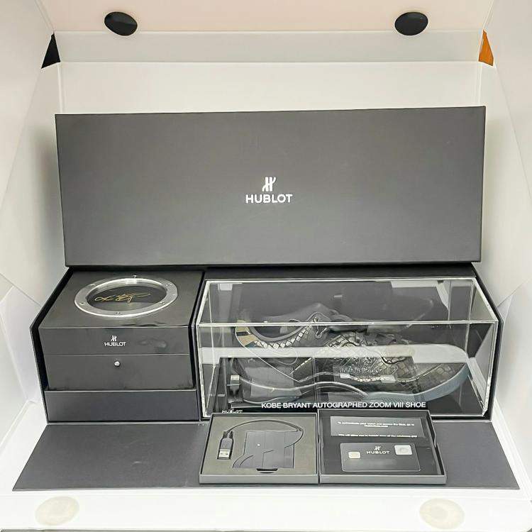 Pre Owned Hublot King Power Black Mamba Edition Chronograph 748.CI.1119.PR.KOB13 48 mm Automatic Men's Wristwatch 48MM