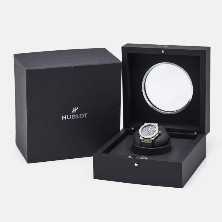 Pre Owned Hublot Grey Titanium Alligator Rubber Classis Fusion 542.NX.1171.RX Men's Wristwatch 42 mm