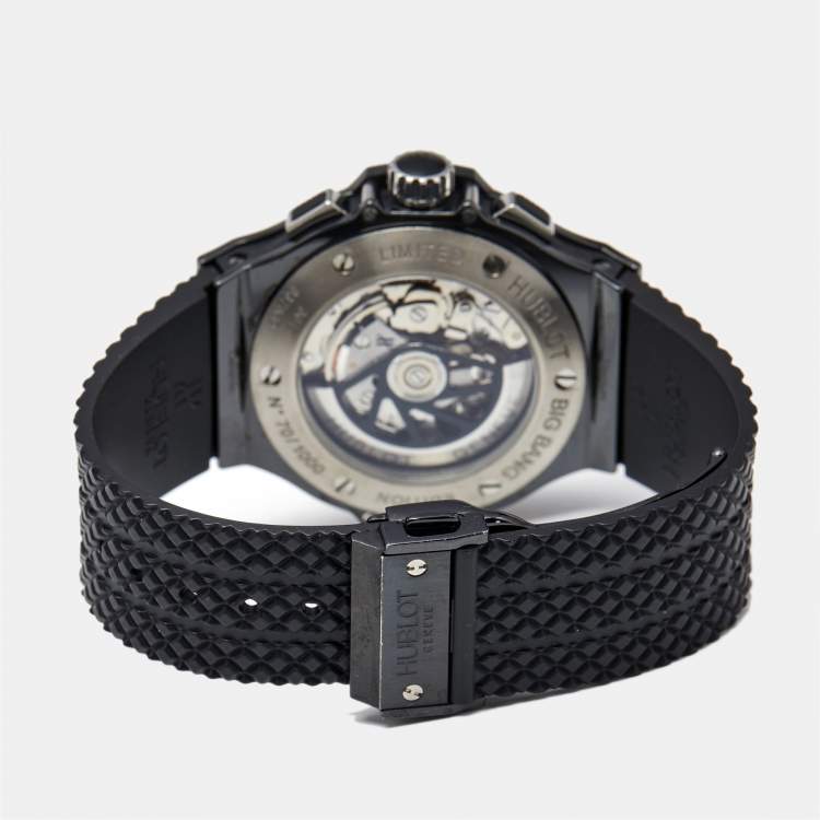 Pre Owned Hublot Luna Rosa Limited Edition Big Bang 301.CM.131.RX.LUN06 Black Carbon Fiber Dial Ceramic Titanium Rubber Men's Wristwatch 44 mm