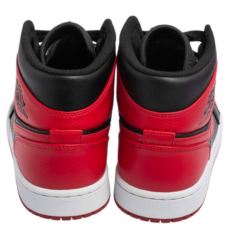 مملوكة مسبقًا Nike Jordan Black/Red Leather and Fabric 1 Mid Sneakers Size 43