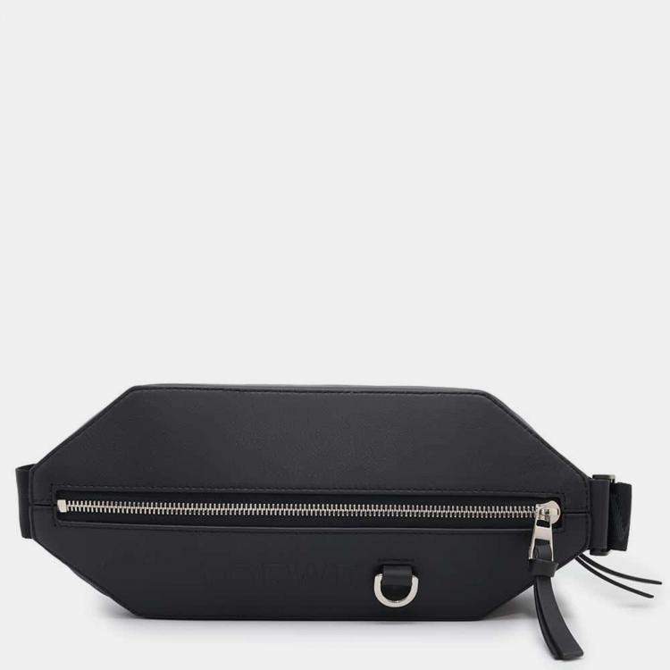 Pre Owned Loewe Black Classic Calf Leather Convertible Sling Bag