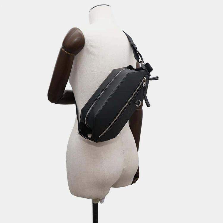 Pre Owned Loewe Black Classic Calf Leather Convertible Sling Bag