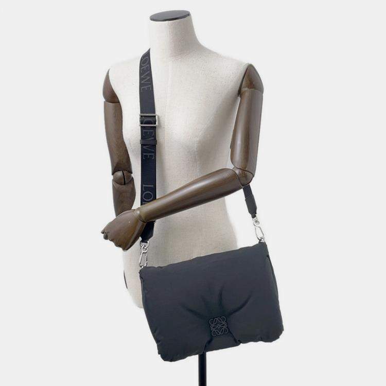 مملوكة مسبقًا Loewe Goya Puffer Messenger Bag Shoulder Bag Black Nylon