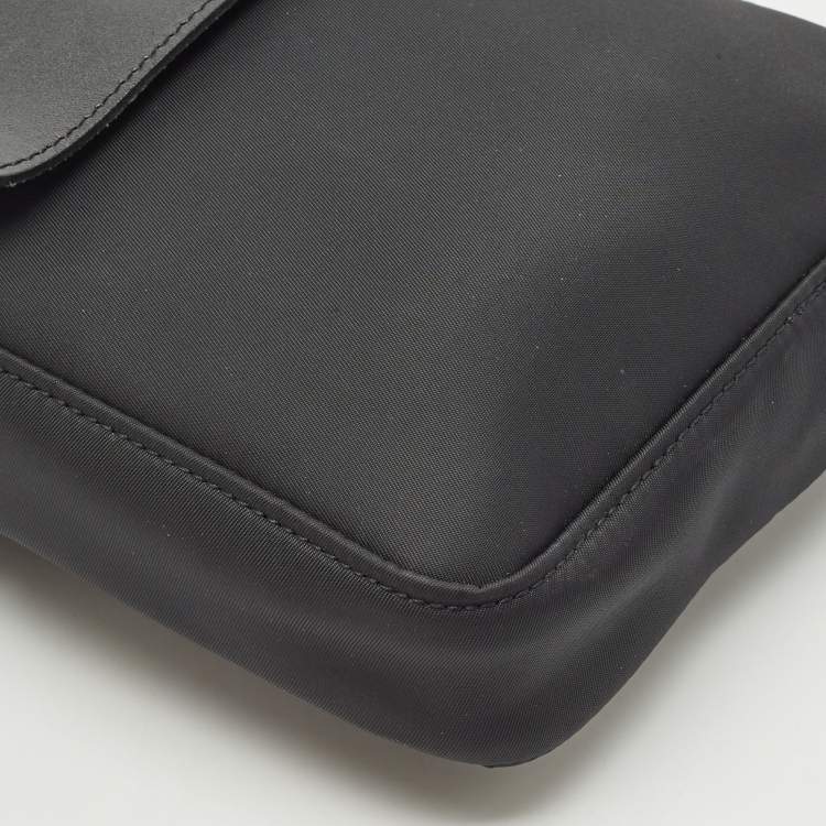 Pre Owned Longchamp Black Nylon Crossbody Bag