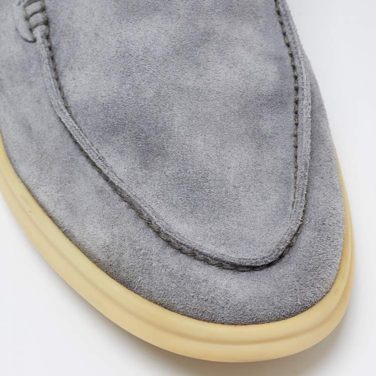 مملوكة مسبقًا Loro Piana Grey Suede Walk Slip On Loafers Size 43