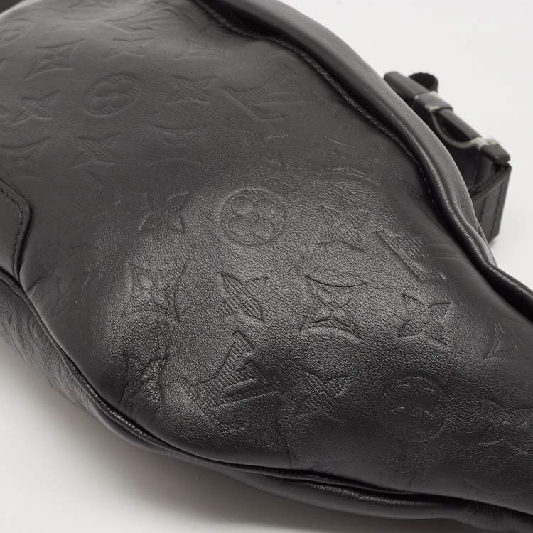Pre Owned Louis Vuitton Black Monogram Shadow Leather Discovery GM Bumbag