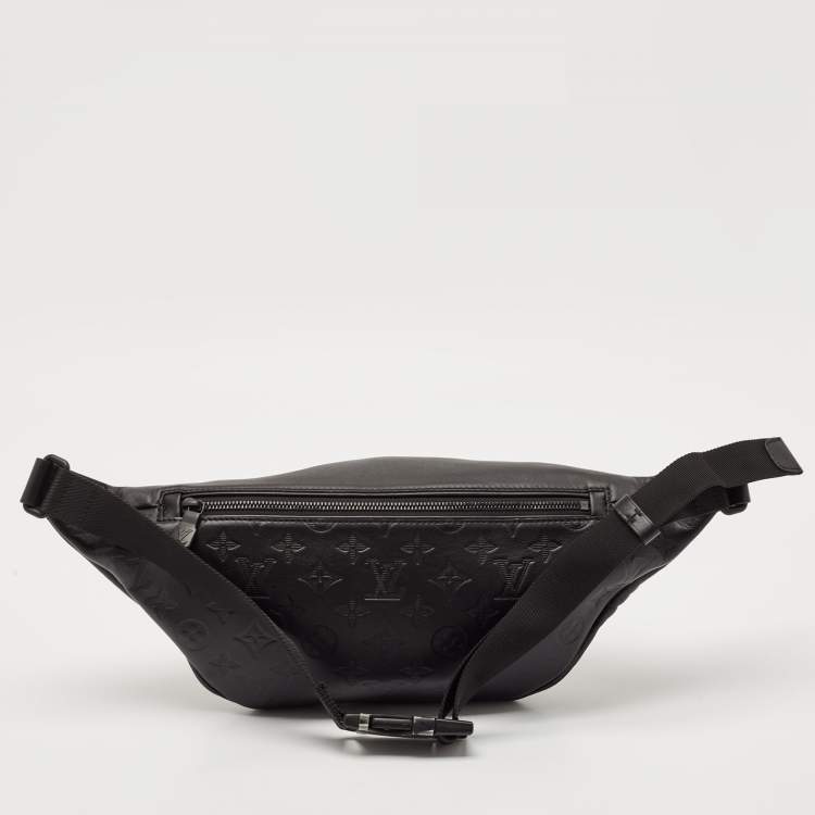 Pre Owned Louis Vuitton Black Monogram Shadow Leather Discovery GM Bumbag