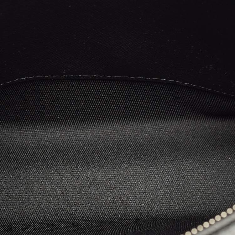Pre Owned Louis Vuitton Black Taiga Leather Pochette Voyage
