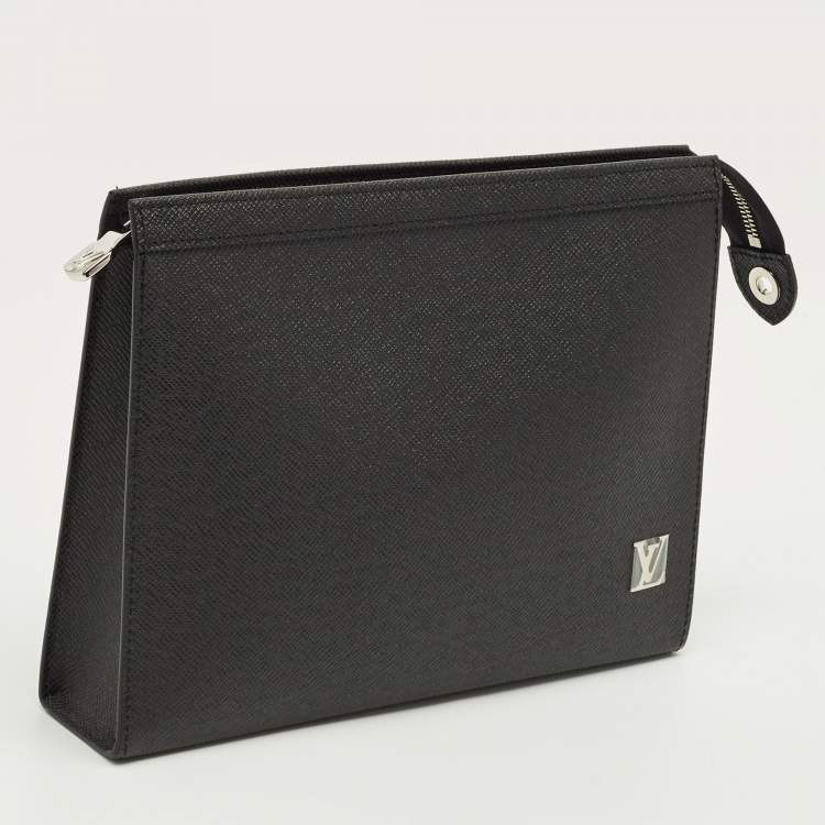 Pre Owned Louis Vuitton Black Taiga Leather Pochette Voyage