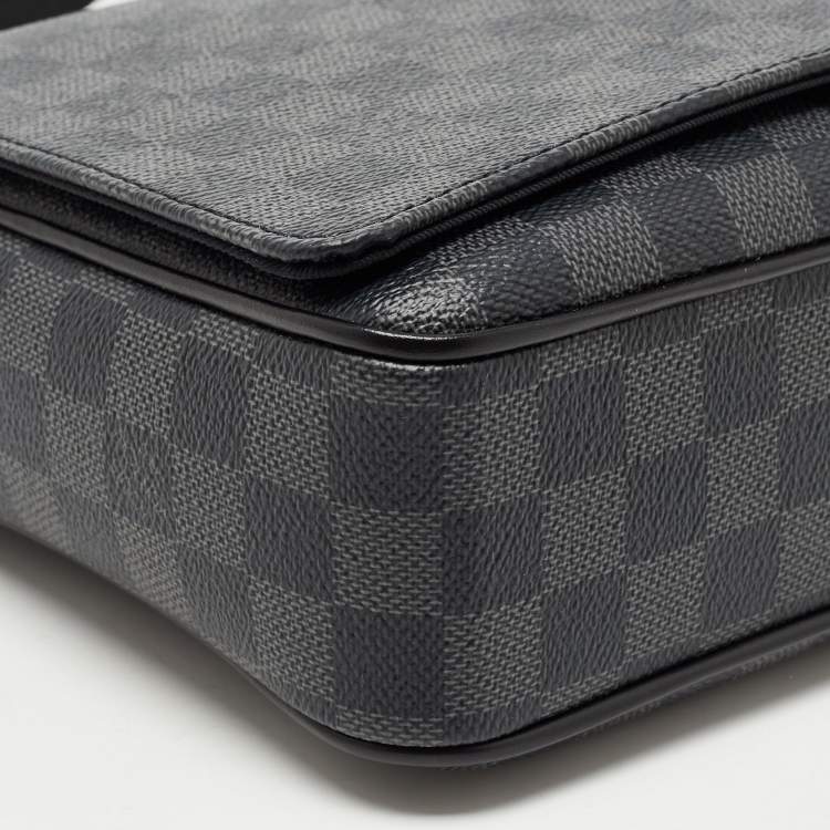 Pre Owned Louis Vuitton Damier Graphite Canvas District PM Bag