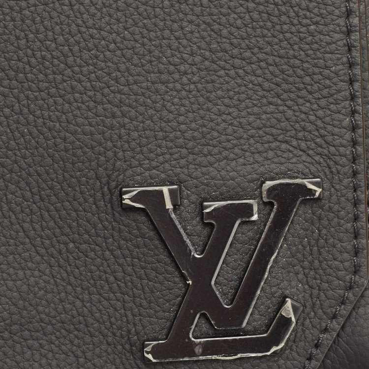 Pre Owned Louis Vuitton Black Leather LV Aerogram Slingbag