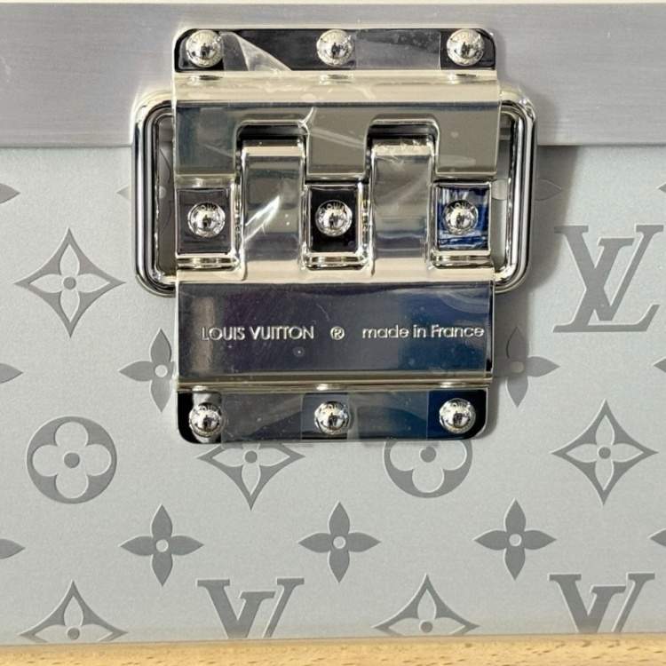 Pre Owned Louis Vuitton Silver Monogram Aluminium Malle Courrier 110 Trunk