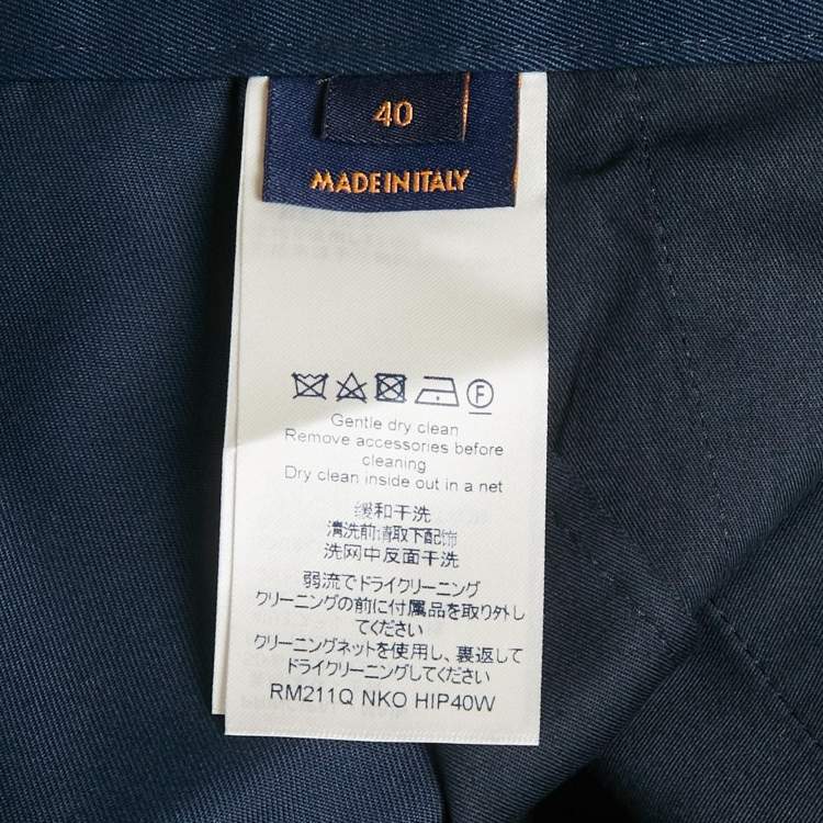 مملوكة مسبقًا شورت لويس فويتون كحلي غاباردين إصدار ستابلز مقاس صغير/ خصر ٣٣ بوصة