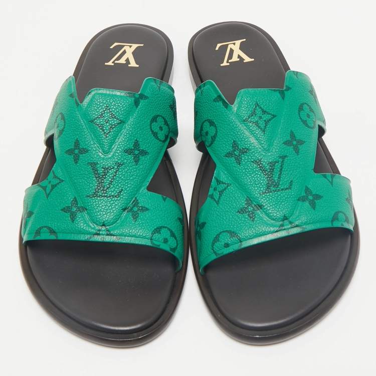 Pre Owned Louis Vuitton Green Leather LV Oasis Slide Sandals Size 43.5