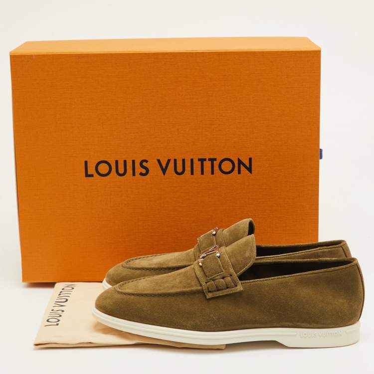 مملوكة مسبقًا Louis Vuitton Estate Size 41.5 Olive Green Suede Slip On Loafers