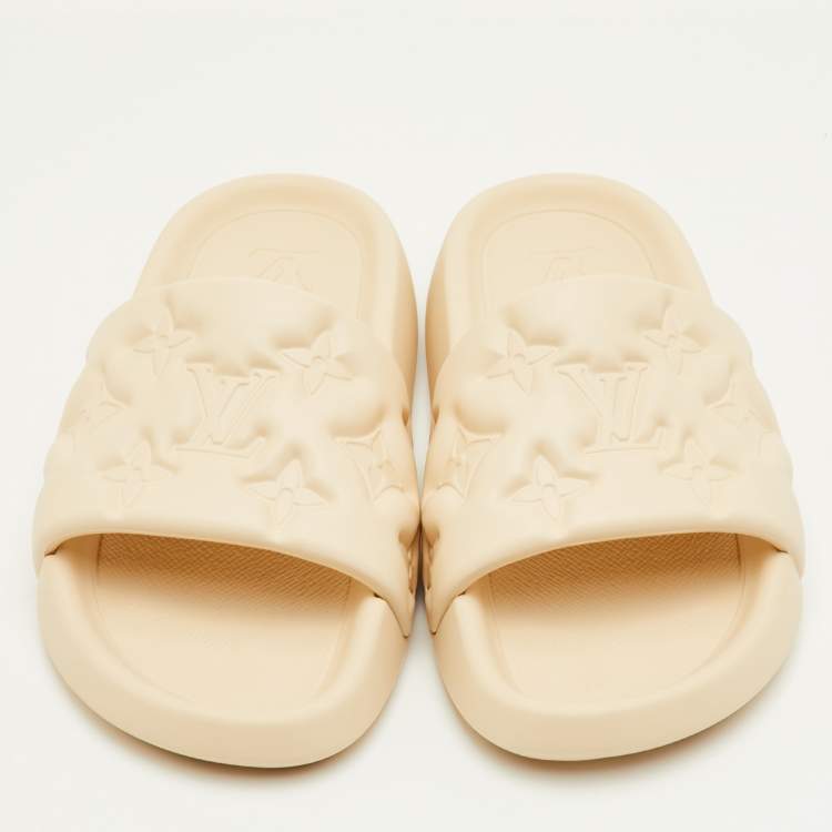Pre Owned Louis Vuitton Waterfront Size 41 Cream Monogram Rubber Pool Slide Sandals
