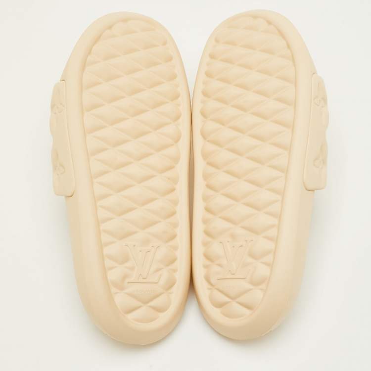 Pre Owned Louis Vuitton Waterfront Size 41 Cream Monogram Rubber Pool Slide Sandals