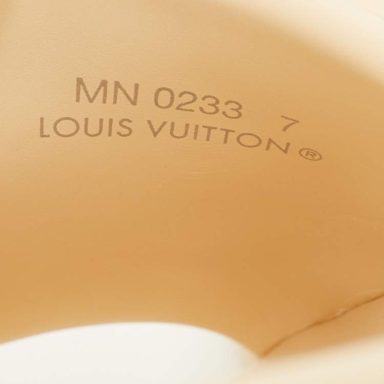 Pre Owned Louis Vuitton Waterfront Size 41 Cream Monogram Rubber Pool Slide Sandals