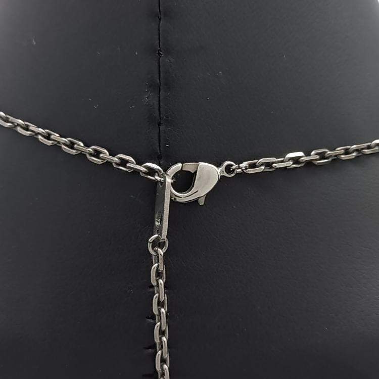 مملوكة مسبقًا قلادة لويس فيتون إل في إنشال