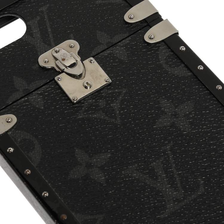 Pre Owned Louis Vuitton Monogram Eclipse Eye Trunk iPhone 7 Plus Case