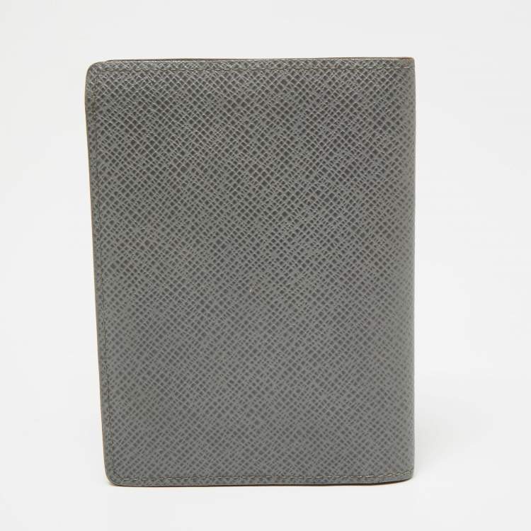 Pre Owned Louis Vuitton Glacier Taiga Leather Passport Holder