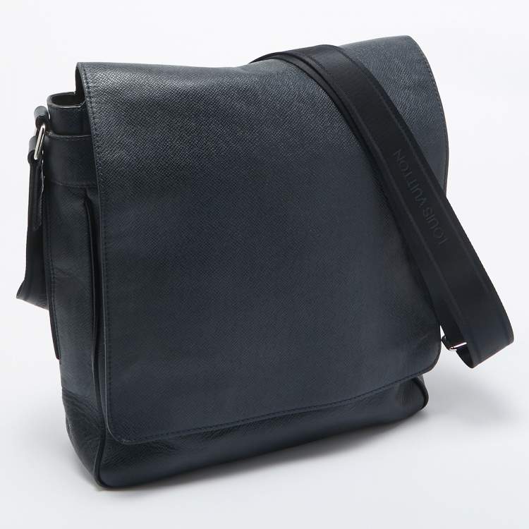 Pre Owned Louis Vuitton Navy Blue Taiga Leather Roman MM Bag