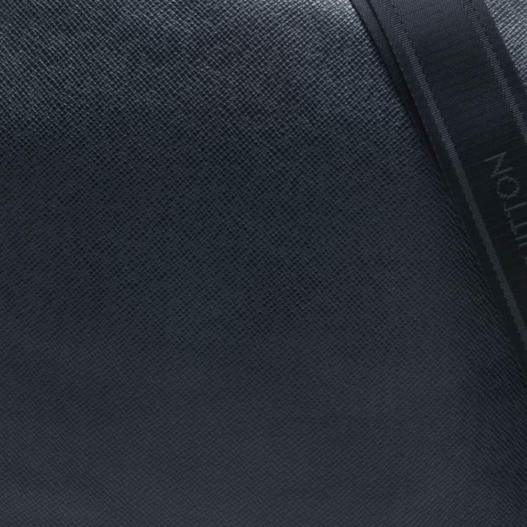 Pre Owned Louis Vuitton Navy Blue Taiga Leather Roman MM Bag