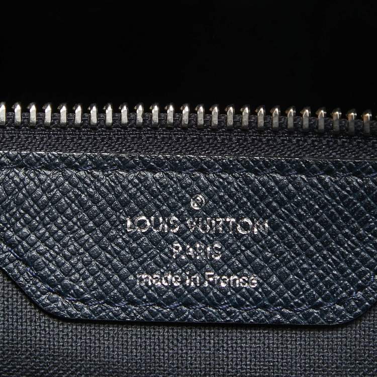 Pre Owned Louis Vuitton Navy Blue Taiga Leather Roman MM Bag
