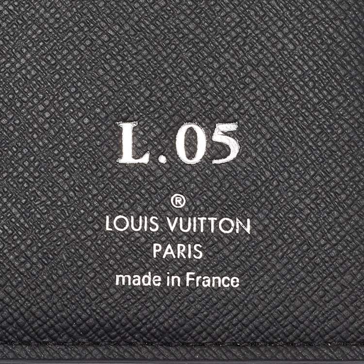 Pre Owned Louis Vuitton Black Taiga Leather Brazza Wallet