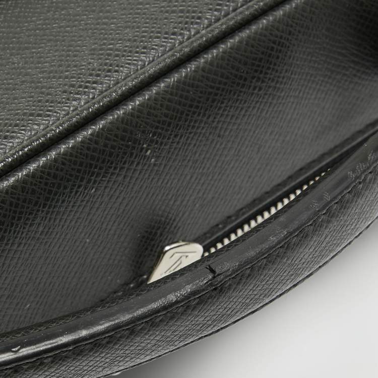 Pre Owned Louis Vuitton Black Taiga Leather Odessa Computer Case Bag