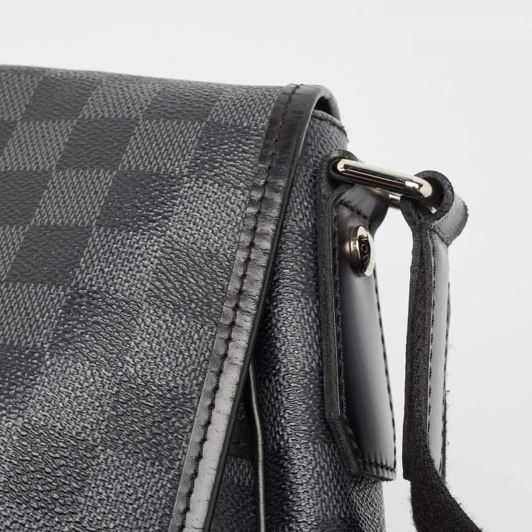 Pre Owned Louis Vuitton Damier Graphite Canvas Daniel GM Messenger Bag