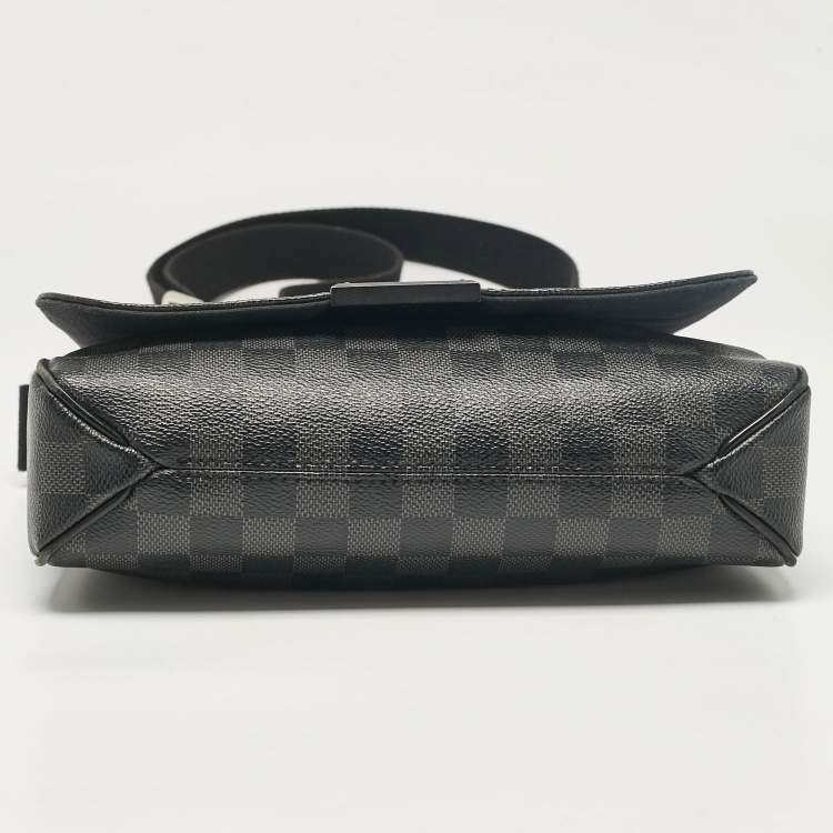 Pre Owned Louis Vuitton Damier Graphite Canvas District PM Bag