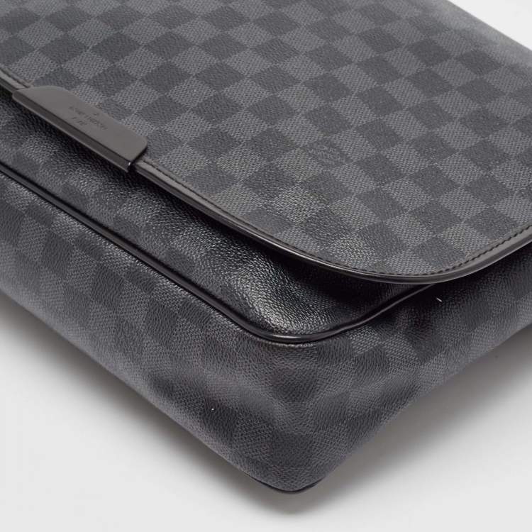Pre Owned Louis Vuitton Damier Graphite Canvas Daniel MM Messenger Bag