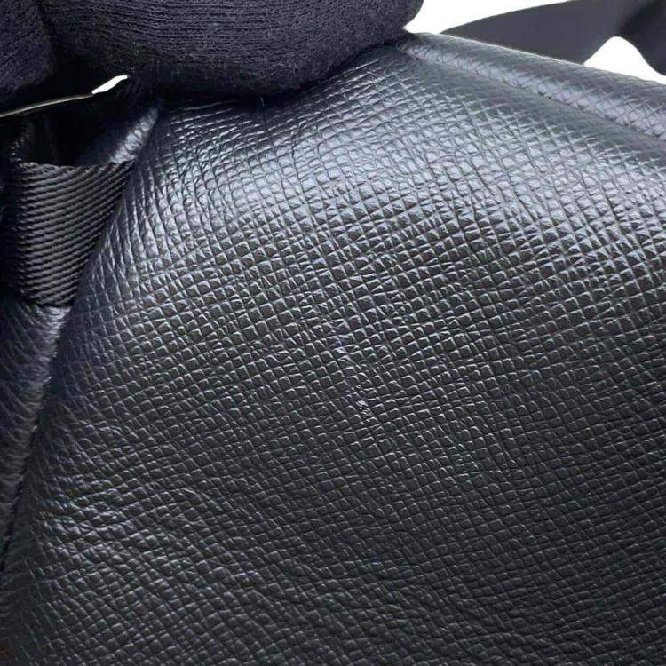 Pre Owned Louis Vuitton Noir Taiga Leather Discovery Backpack