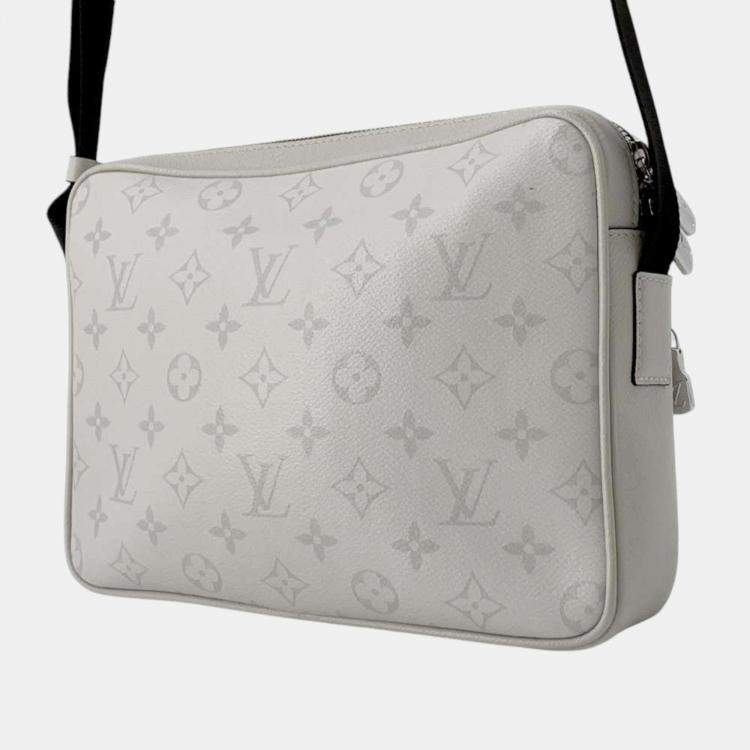 Pre Owned Louis Vuitton Antarctica Taigarama Monogram Outdoor Messenger PM