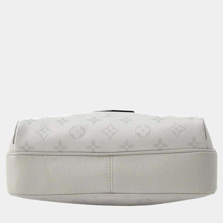 Pre Owned Louis Vuitton Antarctica Taigarama Monogram Outdoor Messenger PM