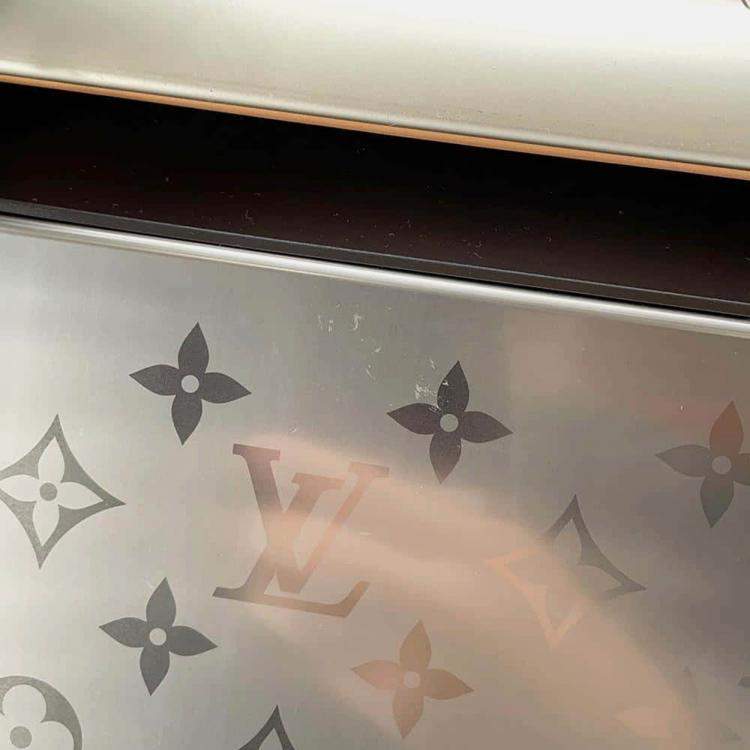 Pre Owned Louis Vuitton Silver Monogram Titanium Horizon Size 55