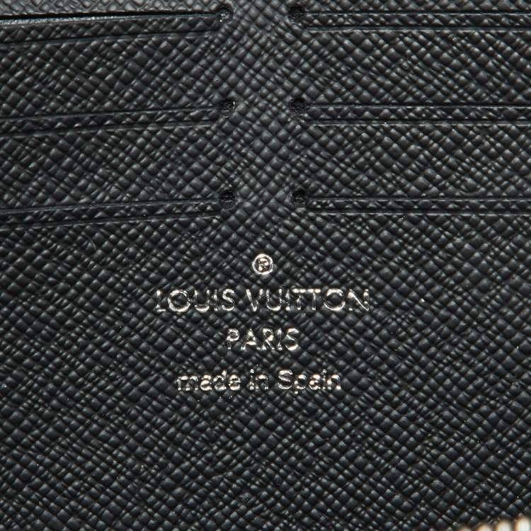 Pre Owned Louis Vuitton Black Leather Taiga Zippy Dragonne Wallet
