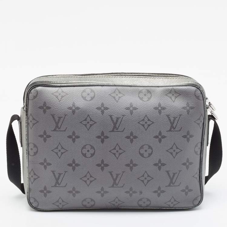 مملوكة مسبقًا Louis Vuitton Gunmetal Taigarama Canvas and Leather Outdoor Messenger Bag