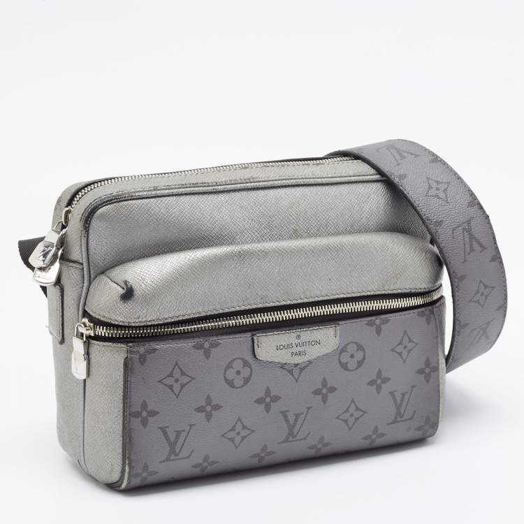 مملوكة مسبقًا Louis Vuitton Gunmetal Taigarama Canvas and Leather Outdoor Messenger Bag