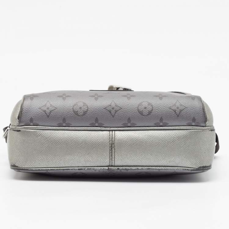 مملوكة مسبقًا Louis Vuitton Gunmetal Taigarama Canvas and Leather Outdoor Messenger Bag