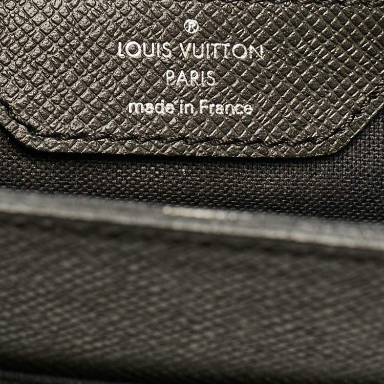 Pre Owned Louis Vuitton Black Taiga Leather Roman MM Bag