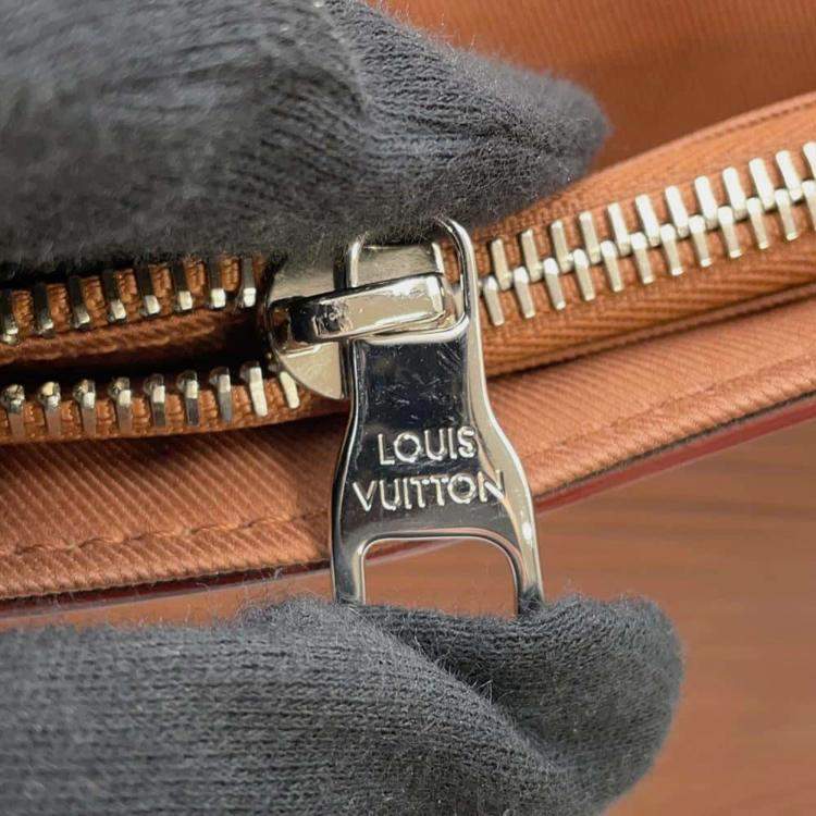Pre Owned  Louis Vuitton Brown Epi Xl Montsouris Messenger Bag